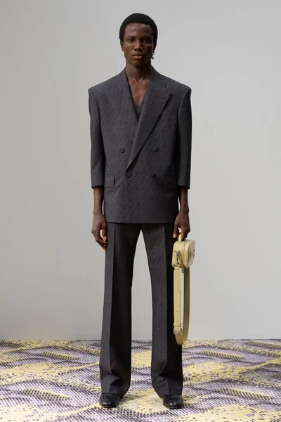 Look 18